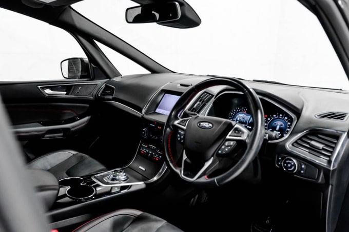 2025 Ford S-max