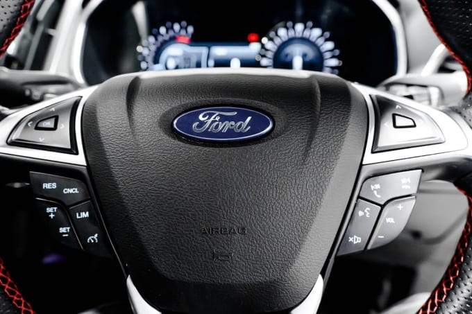 2025 Ford S-max