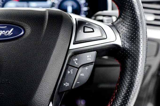 2025 Ford S-max