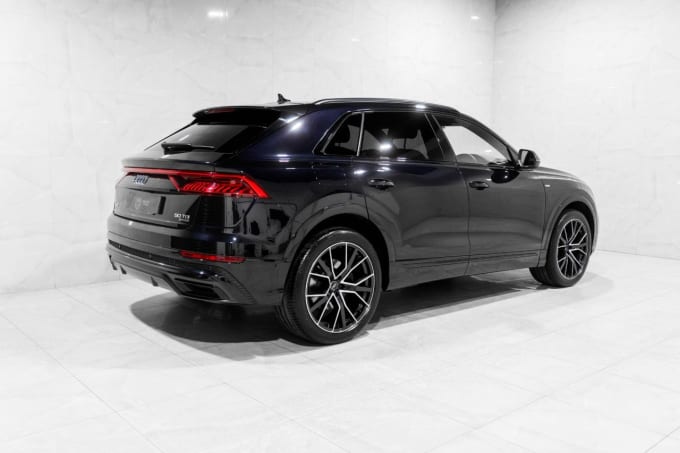 2025 Audi Q8