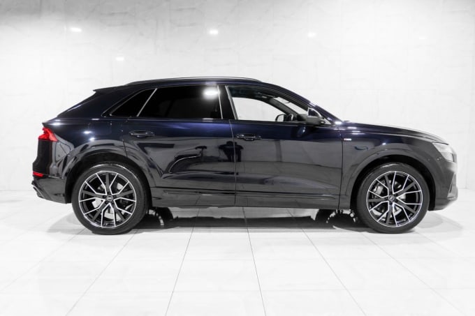 2025 Audi Q8
