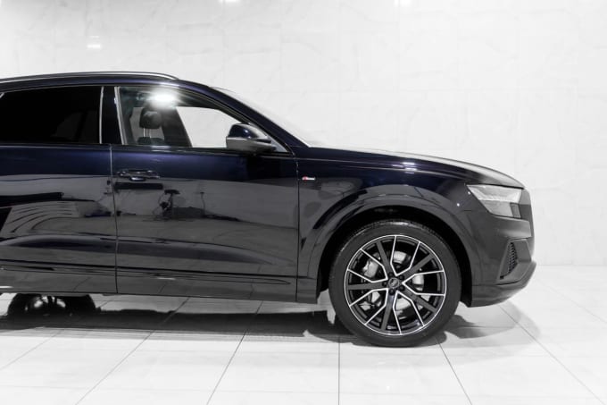 2025 Audi Q8