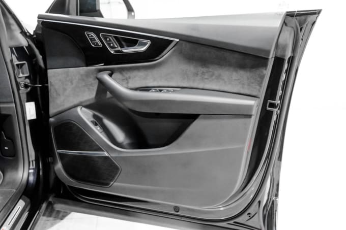 2025 Audi Q8