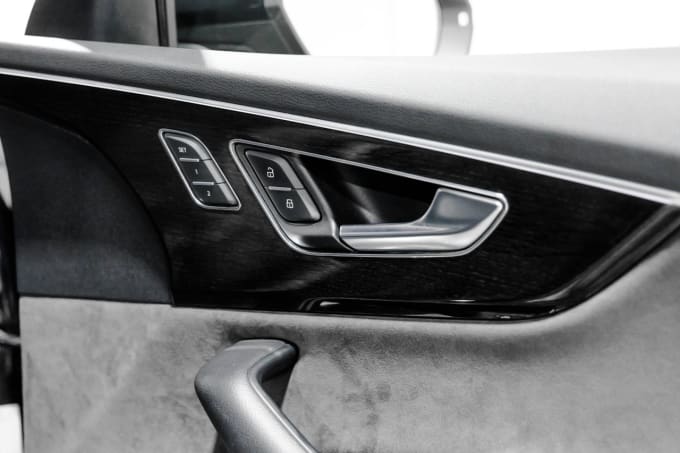 2025 Audi Q8