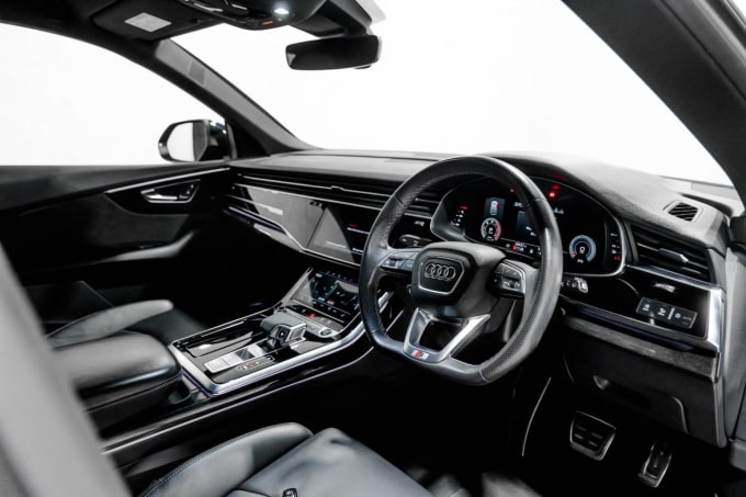 2025 Audi Q8