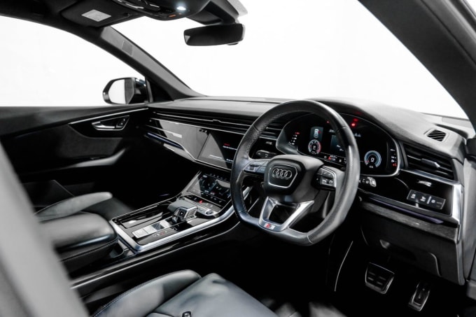 2025 Audi Q8