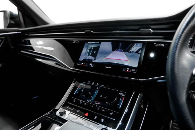 2025 Audi Q8