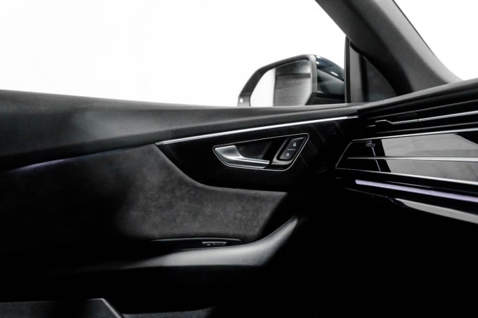 2025 Audi Q8