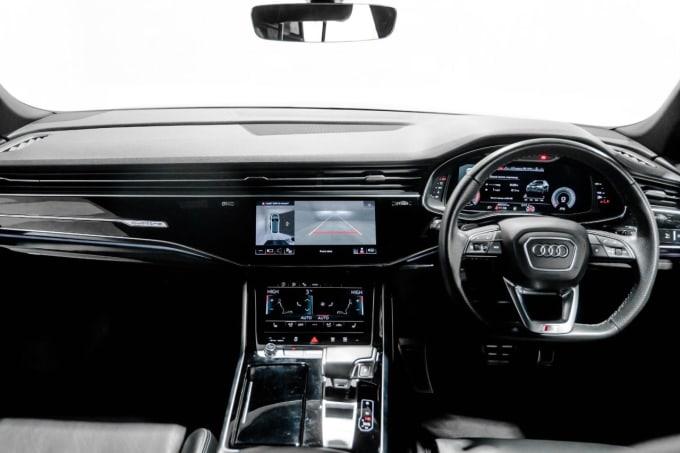 2025 Audi Q8