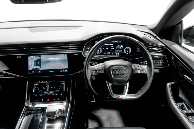 2025 Audi Q8