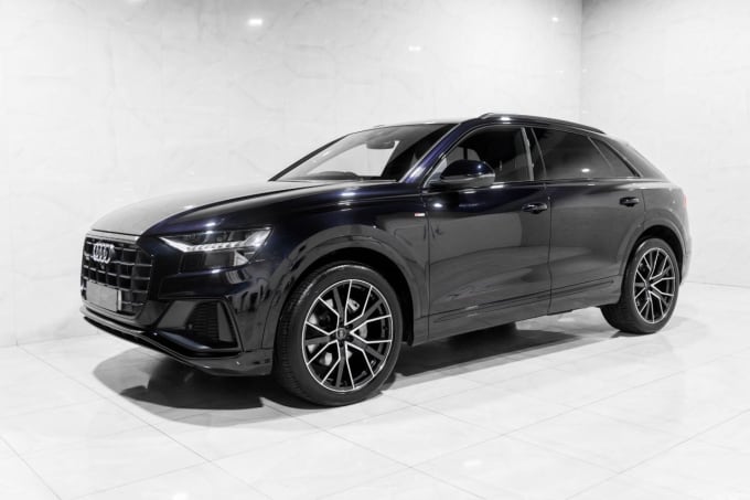 2025 Audi Q8
