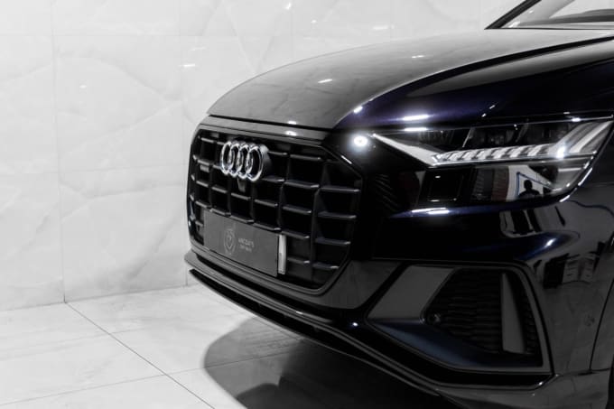 2025 Audi Q8