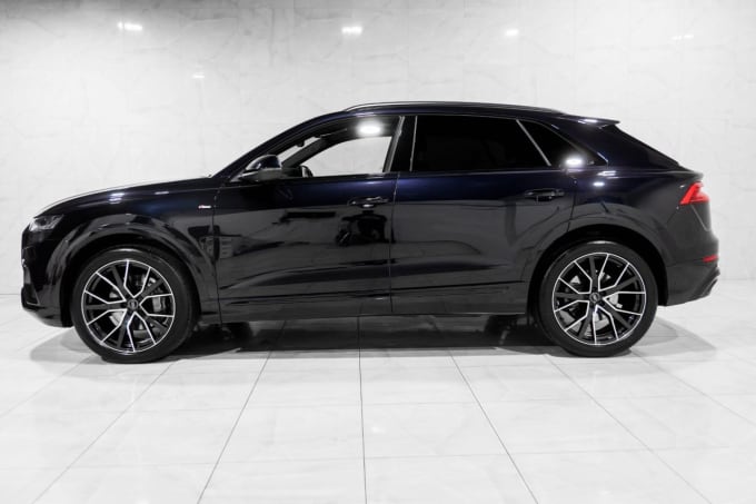 2025 Audi Q8