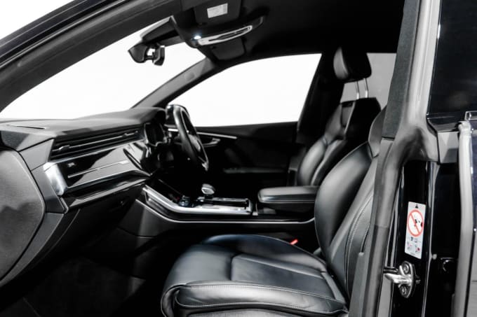 2025 Audi Q8
