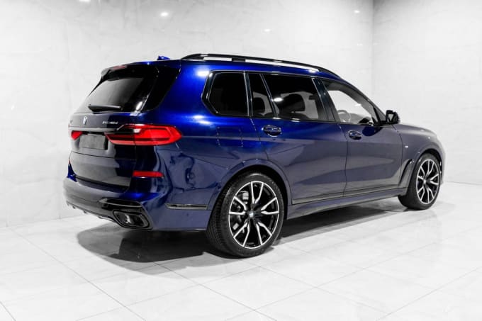 2025 BMW X7