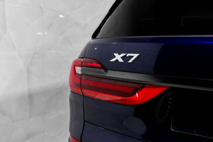2025 BMW X7