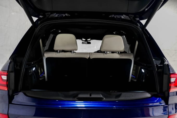2025 BMW X7