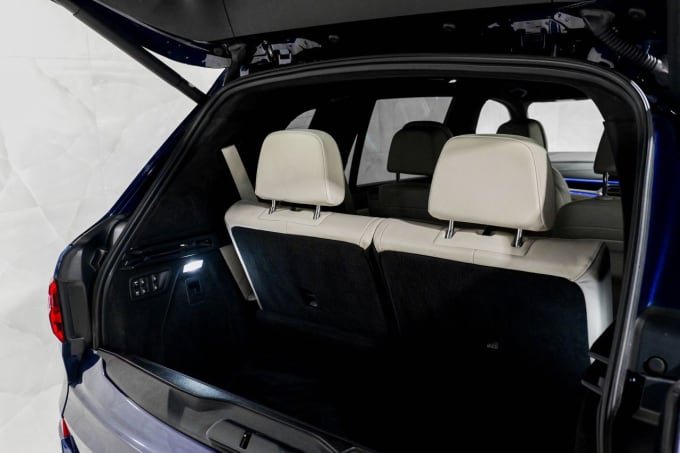 2025 BMW X7