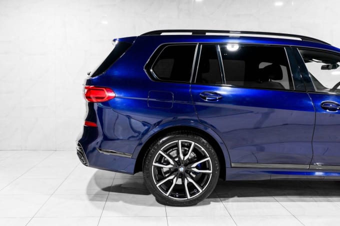2025 BMW X7