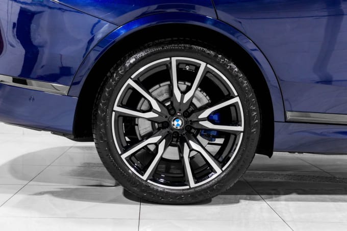 2025 BMW X7