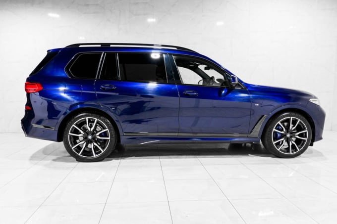 2025 BMW X7