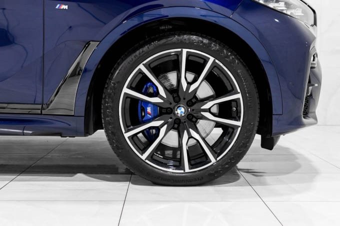 2025 BMW X7
