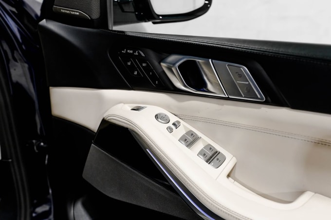 2025 BMW X7