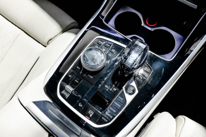 2025 BMW X7