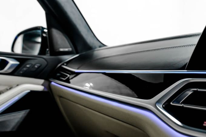 2025 BMW X7