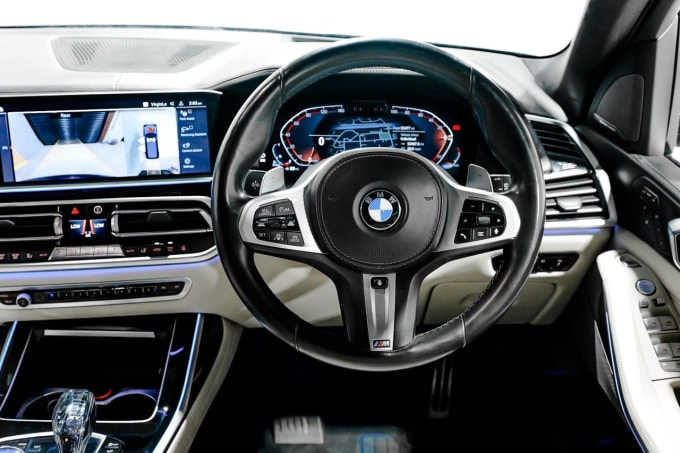 2025 BMW X7