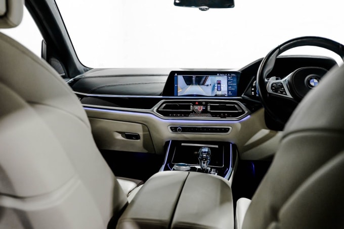 2025 BMW X7