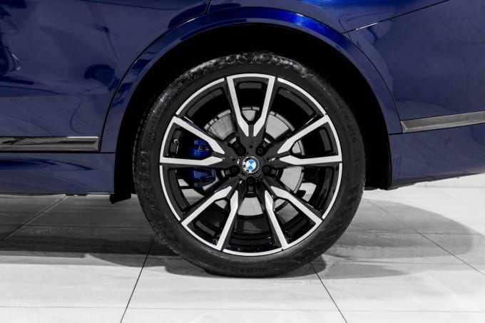 2025 BMW X7