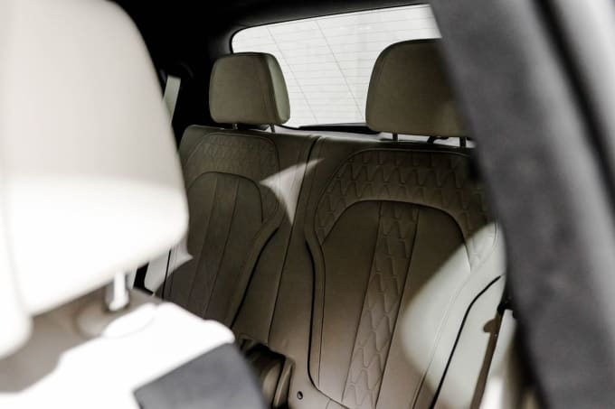 2025 BMW X7