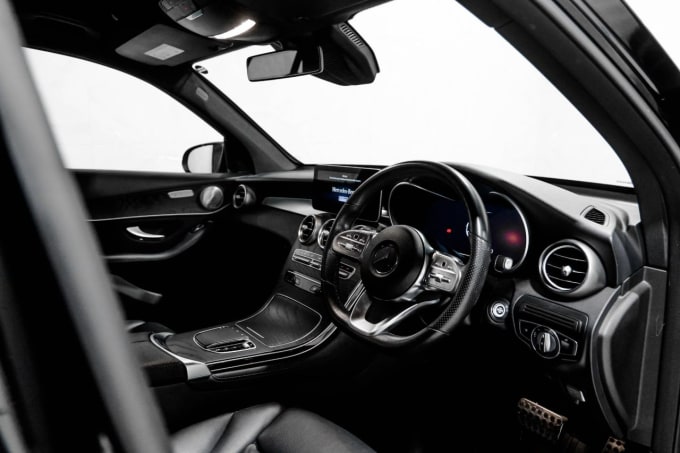2025 Mercedes-benz Glc