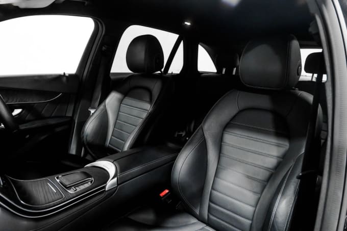 2025 Mercedes-benz Glc