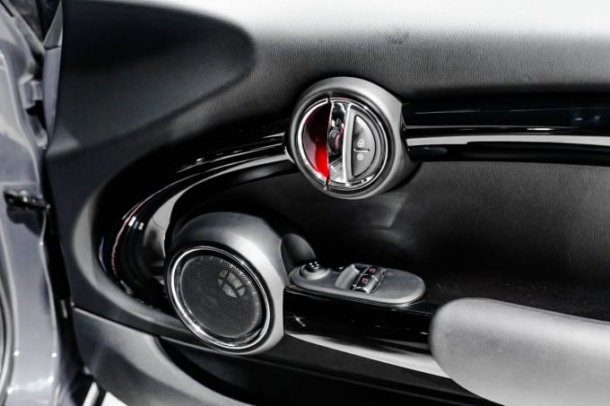 2025 Mini Hatch