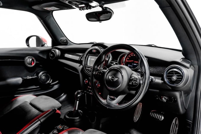 2025 Mini Hatch
