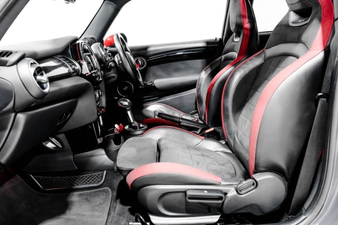 2025 Mini Hatch