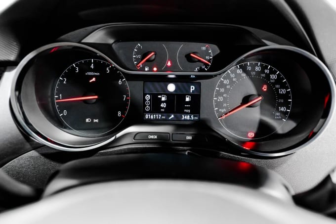 2025 Vauxhall Crossland X