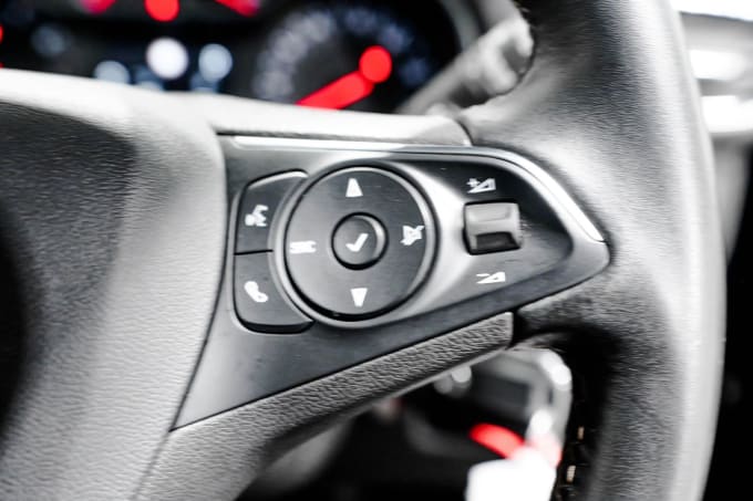 2025 Vauxhall Crossland X