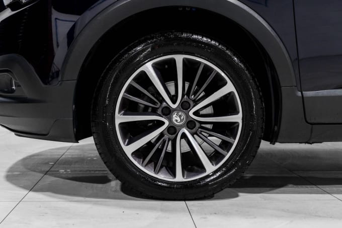 2025 Vauxhall Crossland X