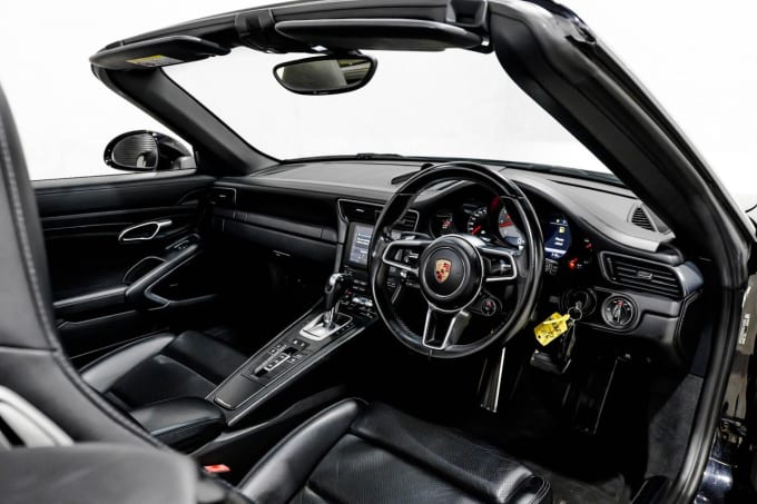 2025 Porsche 911