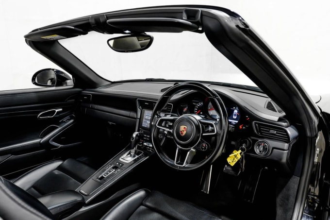 2025 Porsche 911