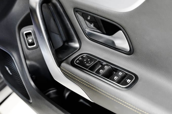 2025 Mercedes-benz Cla