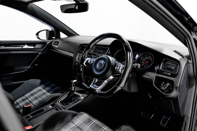 2025 Volkswagen Golf