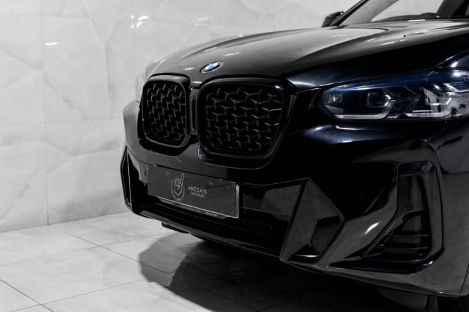 2025 BMW X4