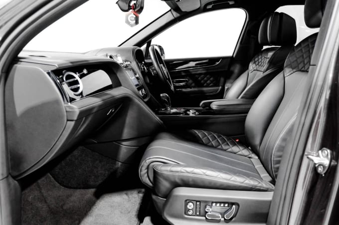 2025 Bentley Bentayga