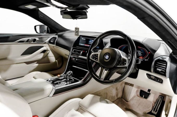 2025 BMW 8 Series