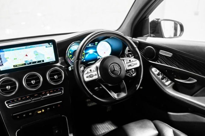 2025 Mercedes-benz Glc