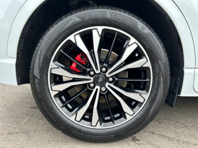 2025 Ford Kuga